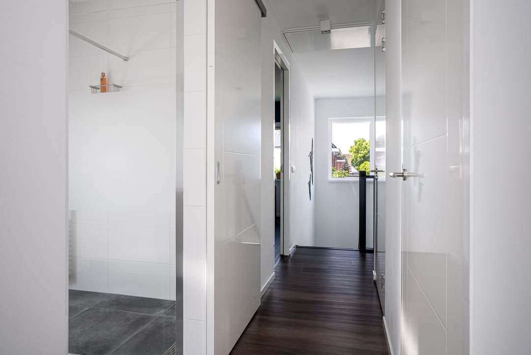 Photo 32 of De Waring 5-E