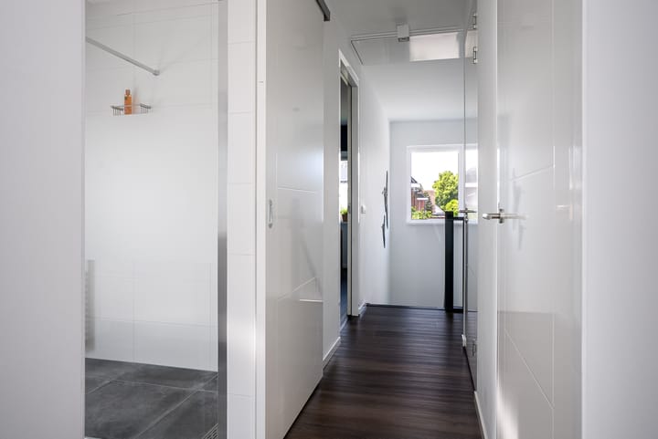 Photo 32 of De Waring 5-E