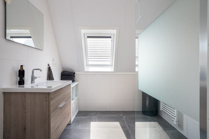 Photo 35 of De Waring 5-E