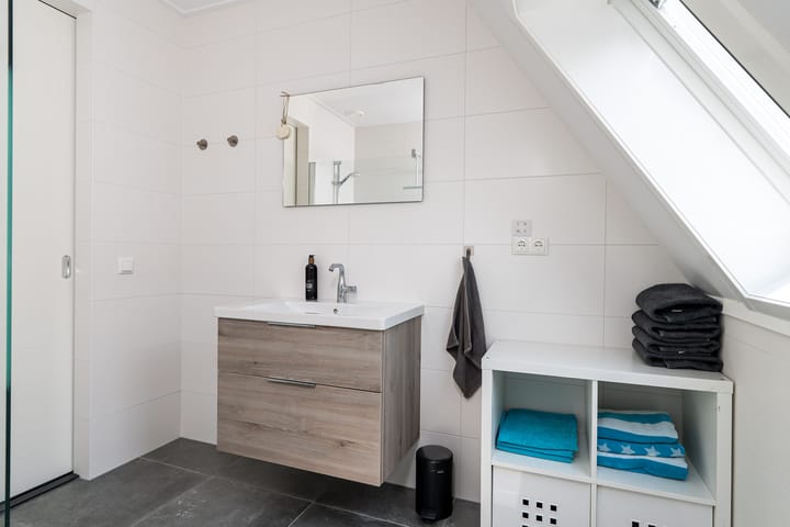 Photo 36 of De Waring 5-E