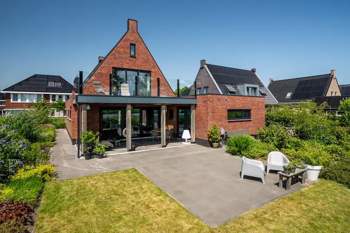 Photo 42 of De Waring 5-E