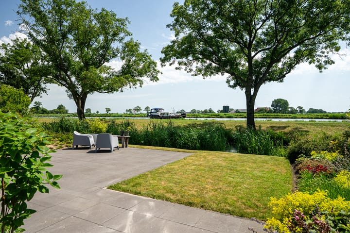 Photo 46 of De Waring 5-E