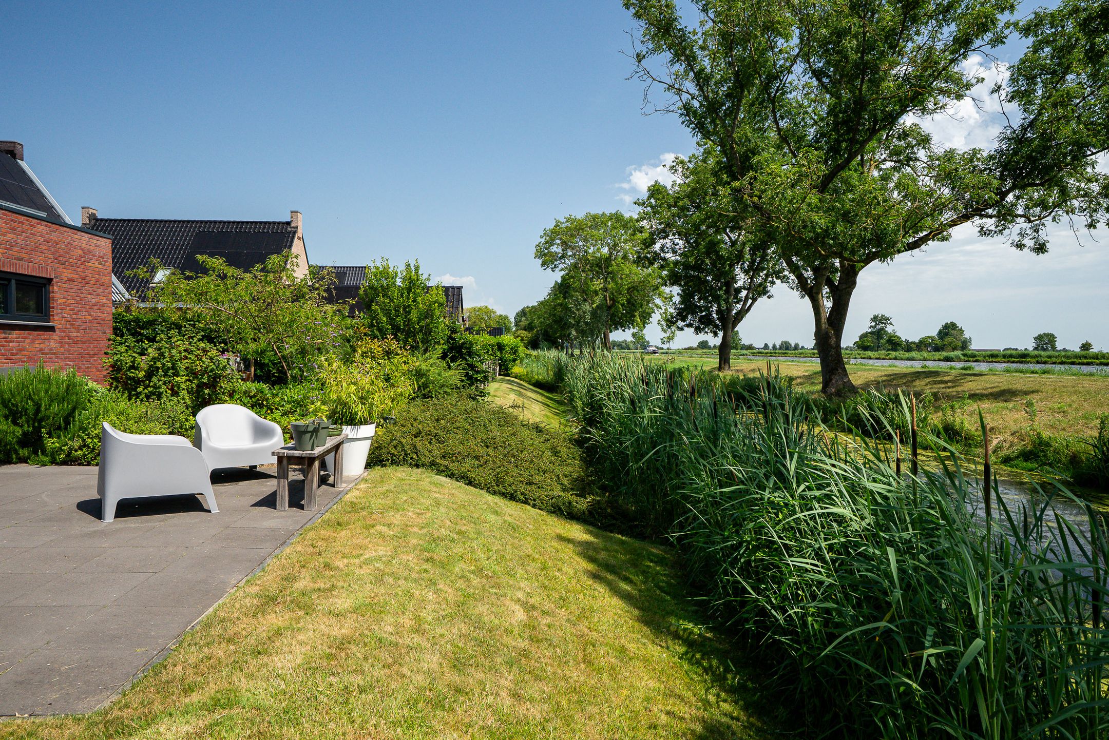 Photo 48 of De Waring 5-E