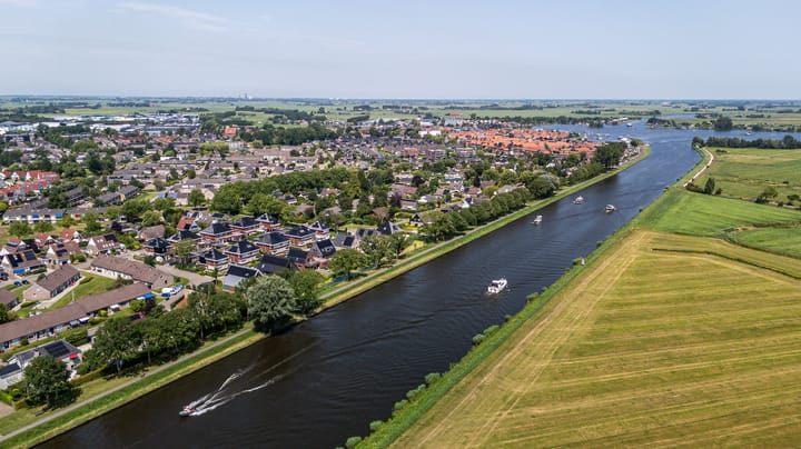 Photo 54 of De Waring 5-E