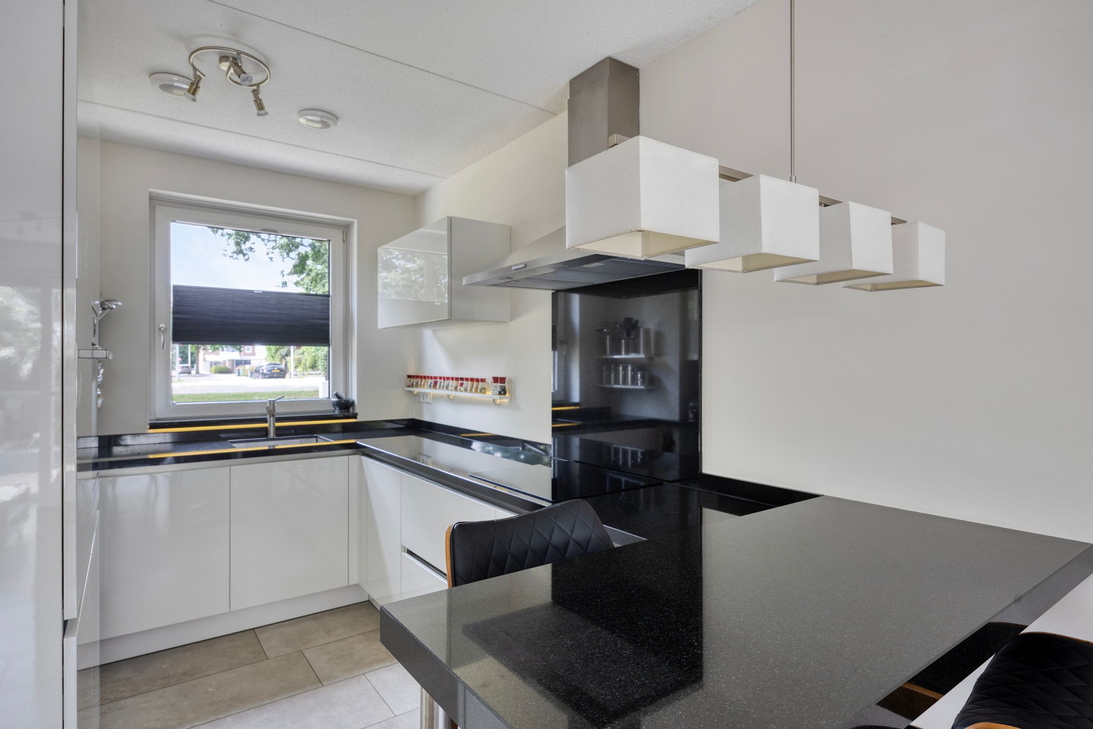 Foto 12 van Jan van Duivenvoordepad 24