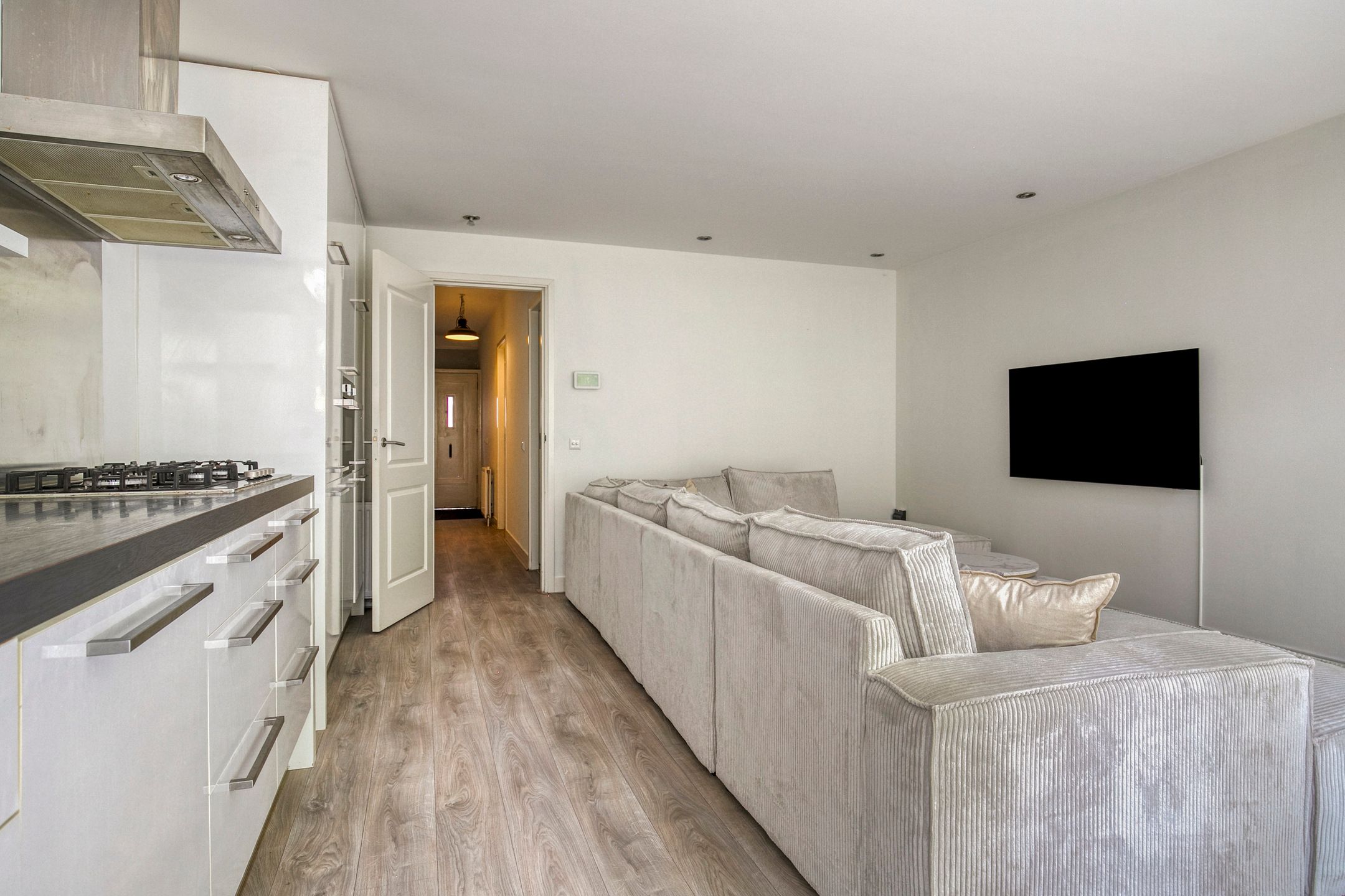 Foto 6 van Luzacstraat 10-A