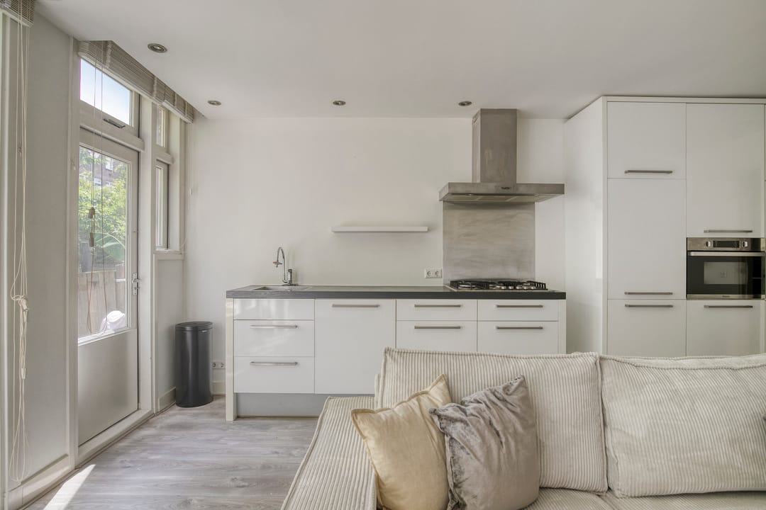 Foto 8 van Luzacstraat 10-A