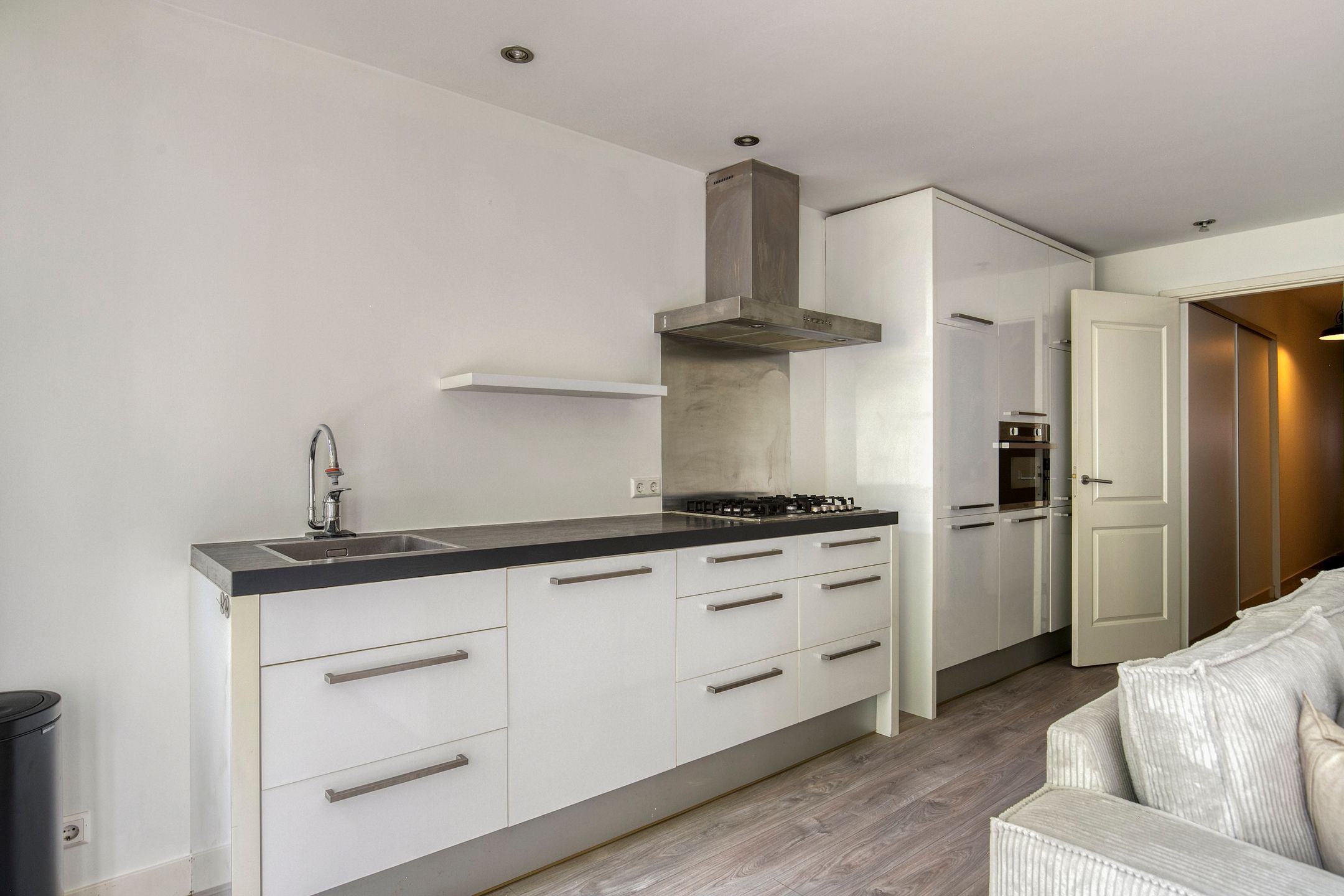 Foto 9 van Luzacstraat 10-A