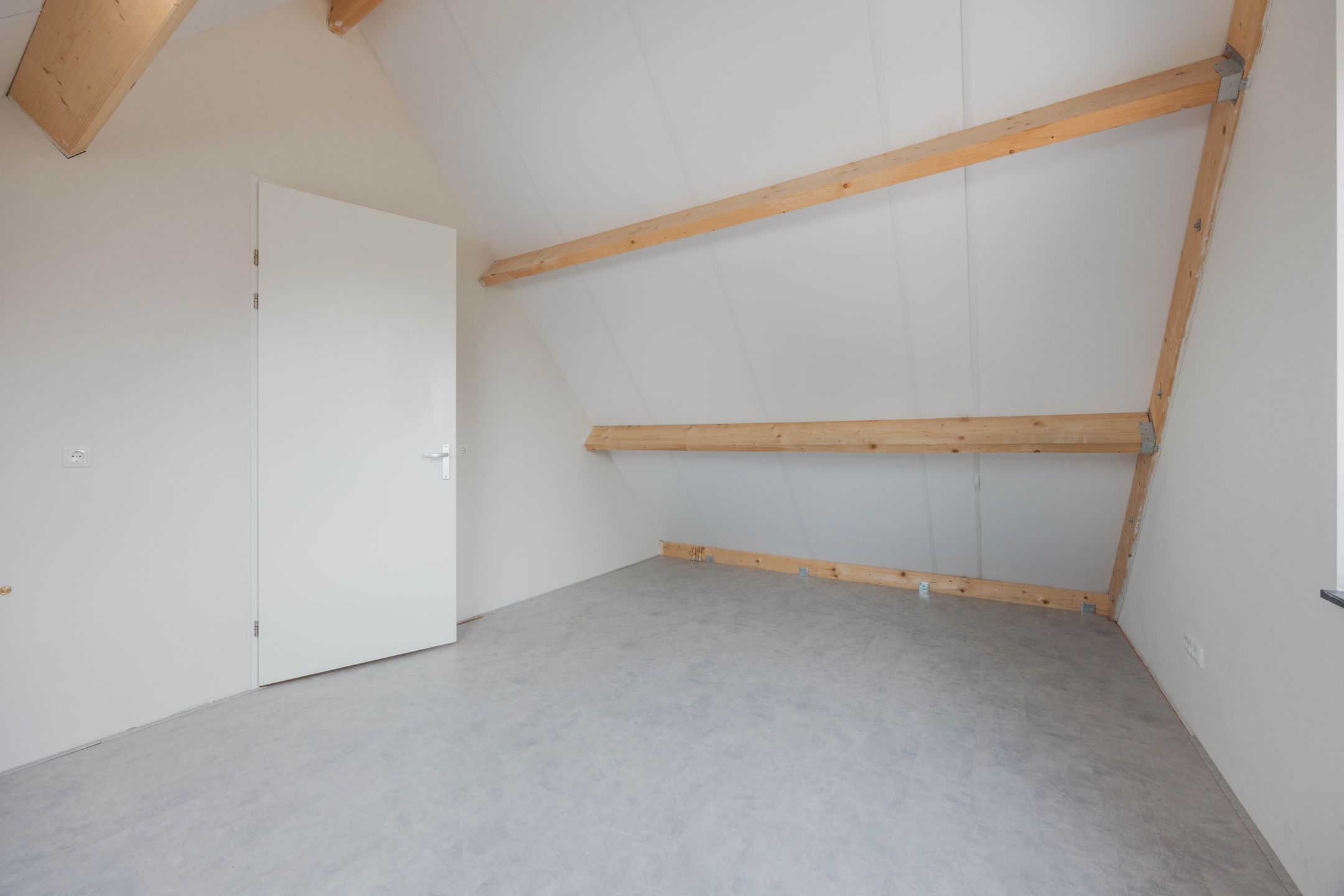 Photo 27 of Mgr Aertsstraat 14-A