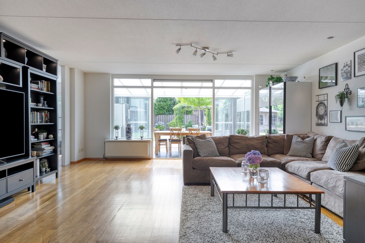 Foto 10 van Burcht 25