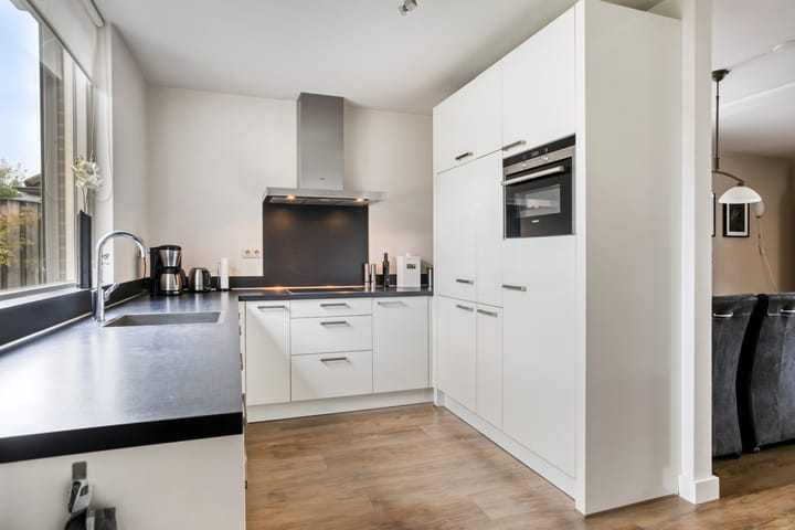 Foto 10 van Esdoornlaan 56