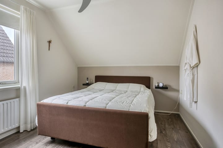 Foto 21 van Esdoornlaan 56