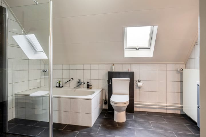 Foto 28 van Esdoornlaan 56