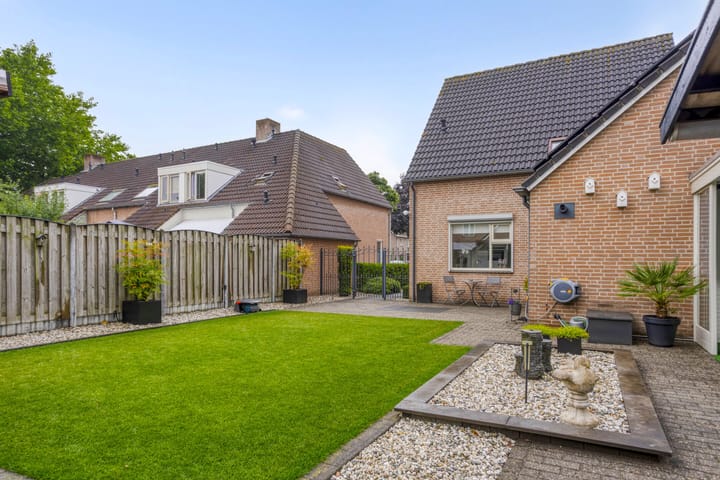 Foto 32 van Esdoornlaan 56