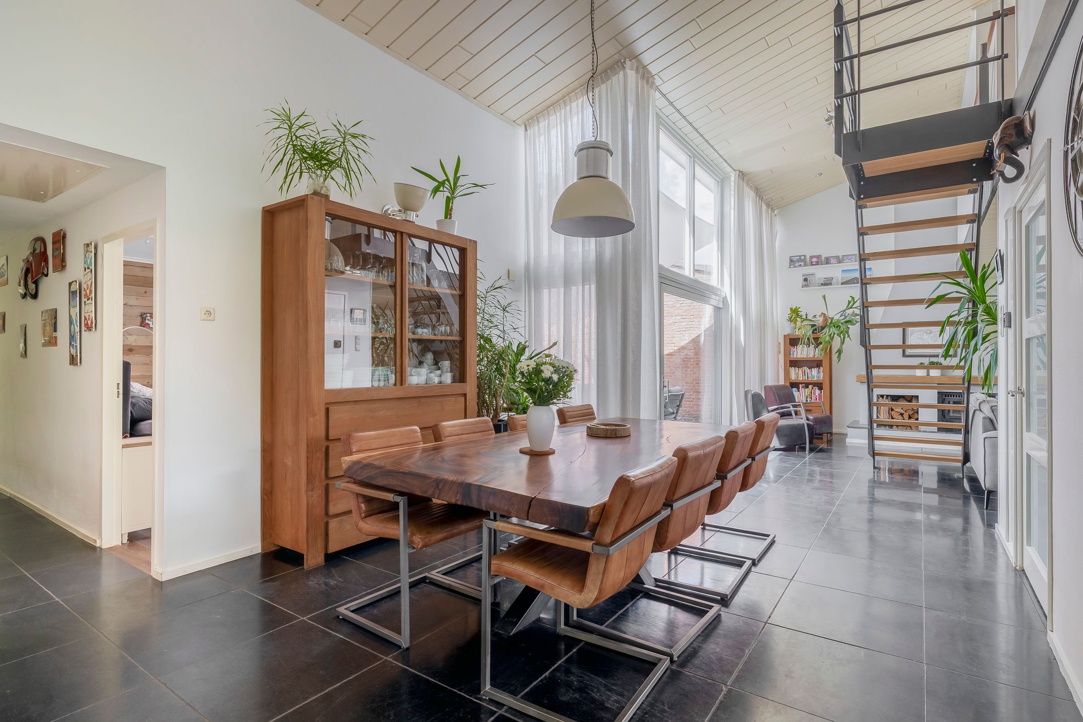 Foto 15 van van Ostadelaan 10