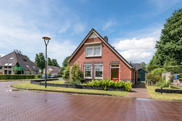 Burgemeester Gualthérie van Weezelplein 5