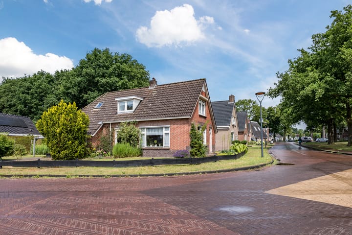 Foto 4 van Burgemeester Gualthérie van Weezelplein 5