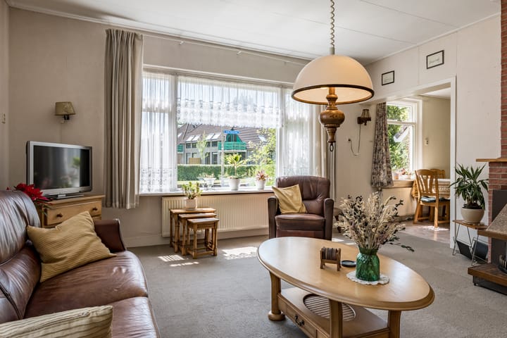 Foto 6 van Burgemeester Gualthérie van Weezelplein 5