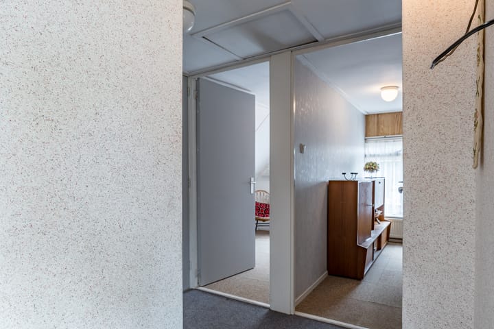 Foto 22 van Burgemeester Gualthérie van Weezelplein 5