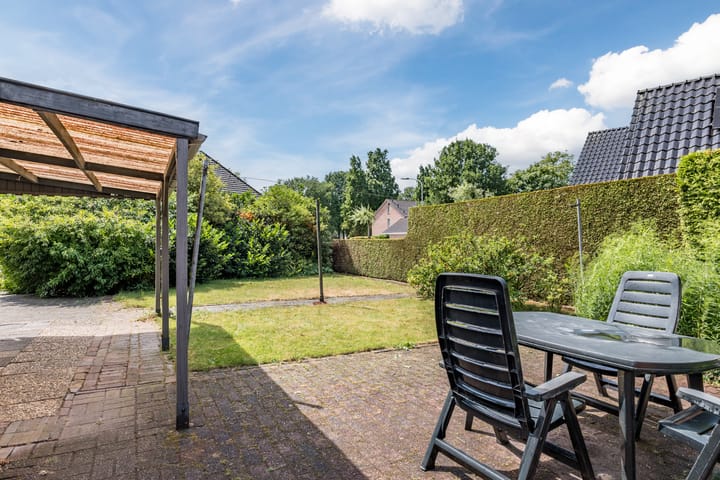 Foto 35 van Burgemeester Gualthérie van Weezelplein 5