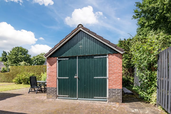 Foto 38 van Burgemeester Gualthérie van Weezelplein 5