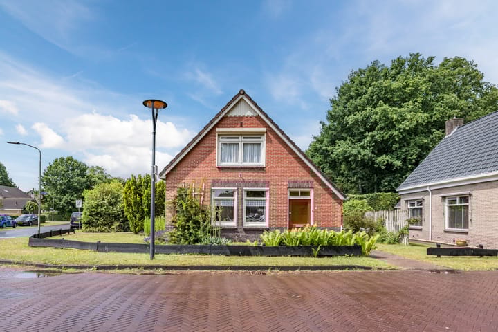 Foto 41 van Burgemeester Gualthérie van Weezelplein 5