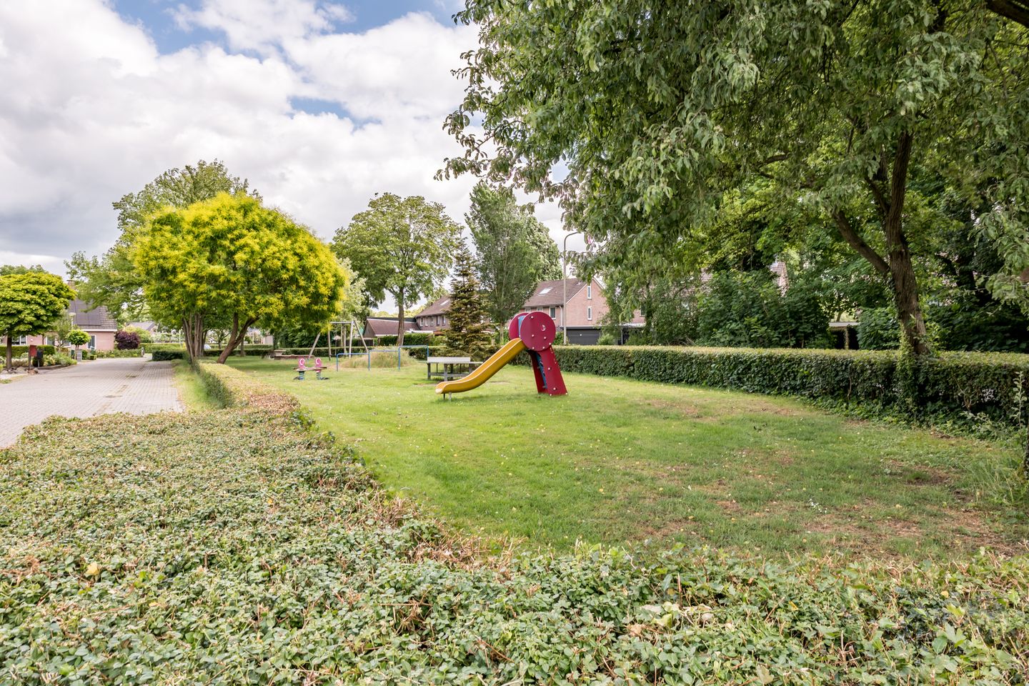 Foto 44 van Burgemeester Gualthérie van Weezelplein 5