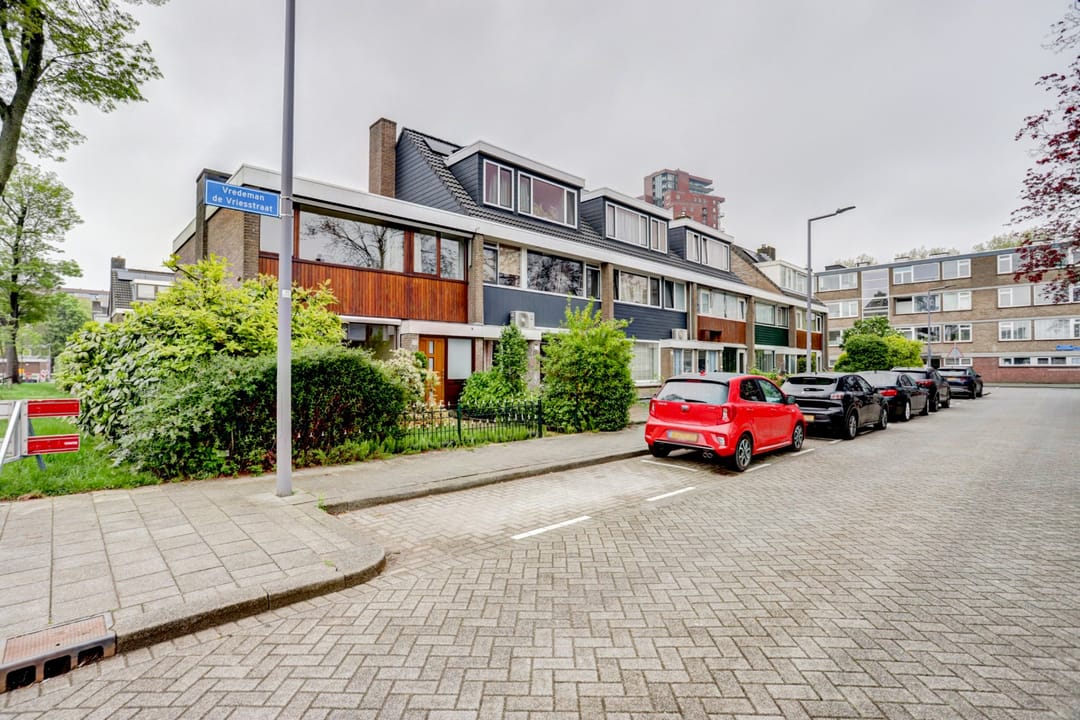 Foto 26 van Vredeman de Vriesstraat 25