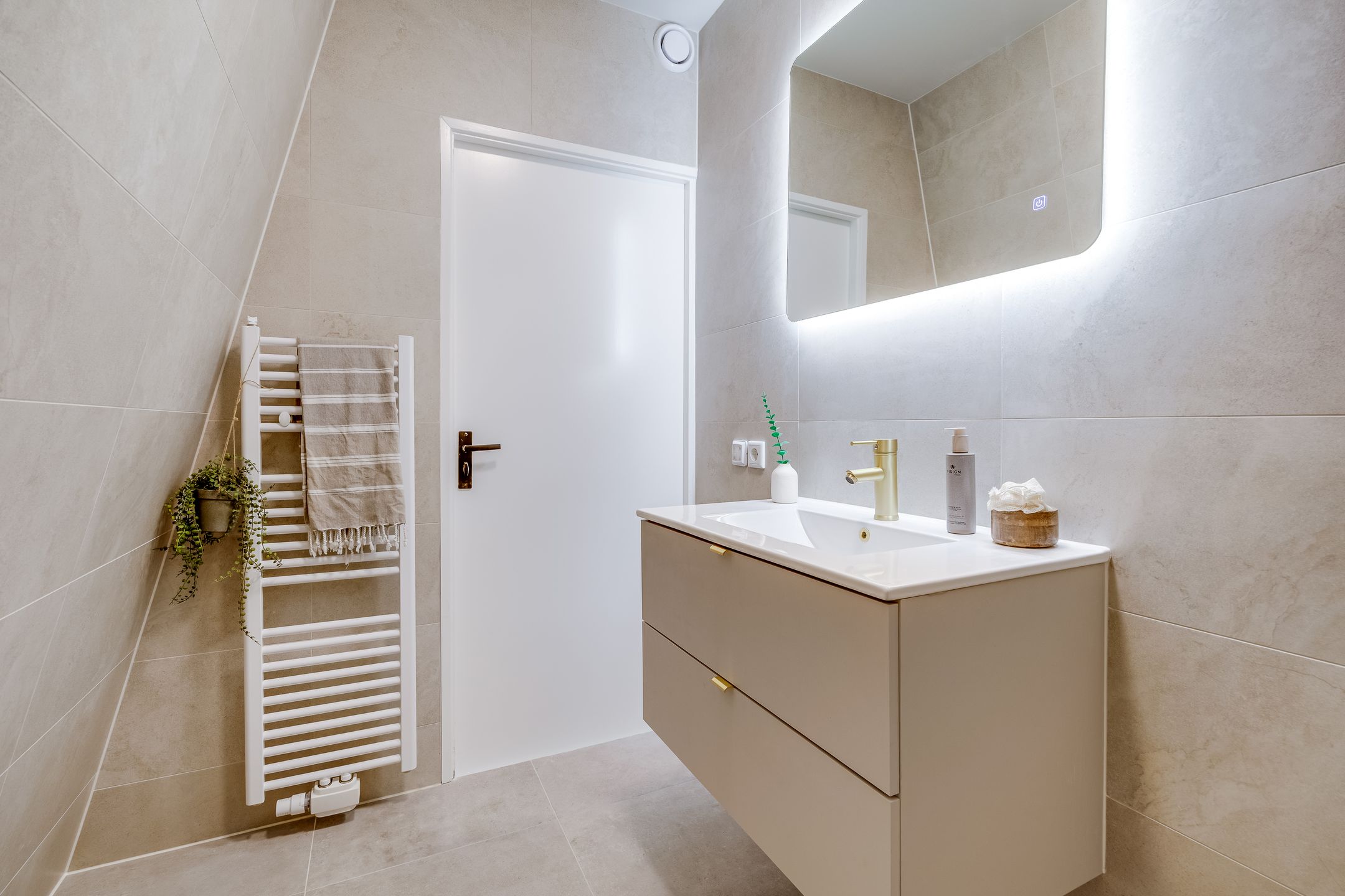 Foto 48 van Hendrik van Viandenstraat 8-A