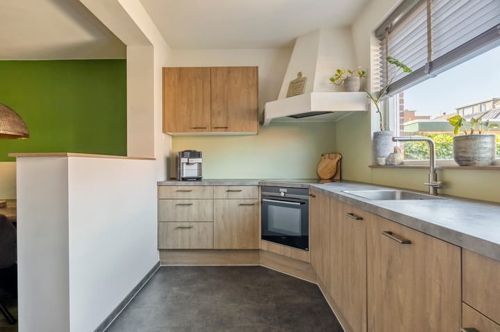 Photo 10 of Wibautstraat 11