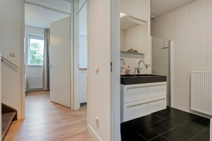 Foto 17 van Valeriaan 64