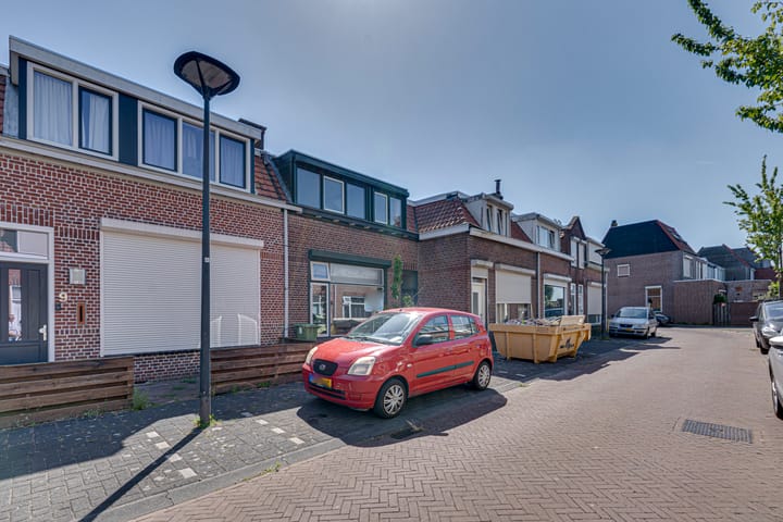 Foto 2 van Maarten Trompstraat 11