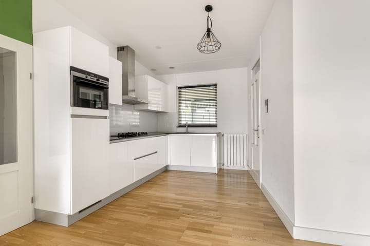 Foto 8 van Anna van Renesselaan 18-D