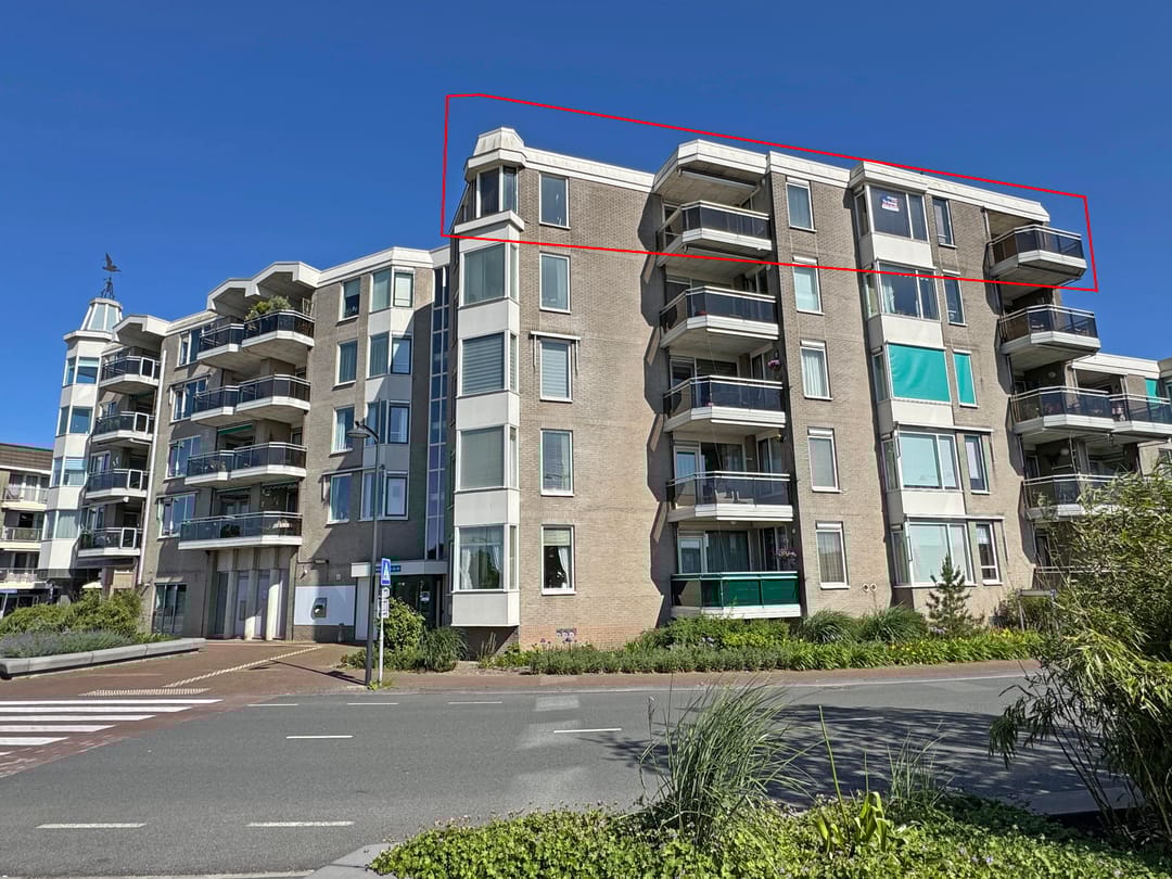 Photo 1 of Stationsplein 45