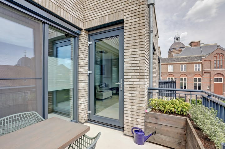 Foto 24 van Kerkplein 15