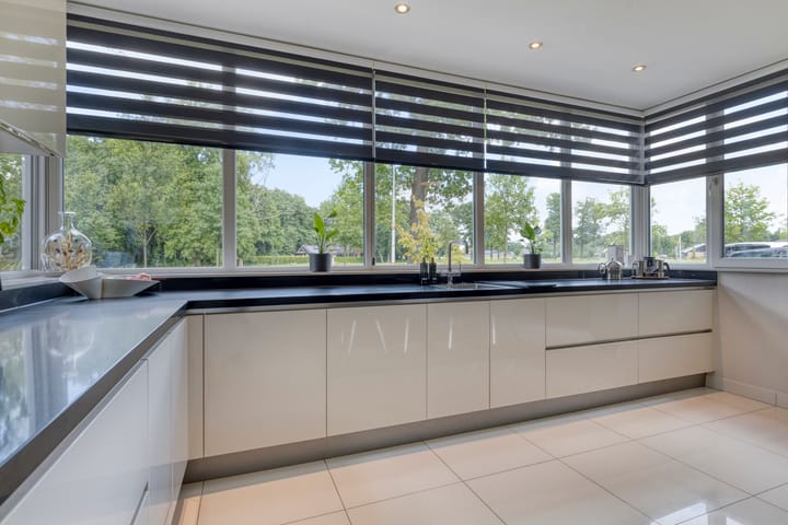 Foto 36 van Bijenkorf 54