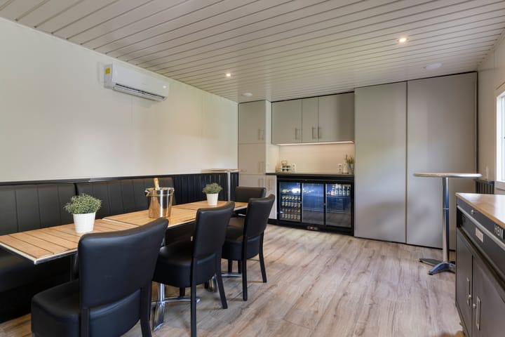 Foto 67 van Bijenkorf 54