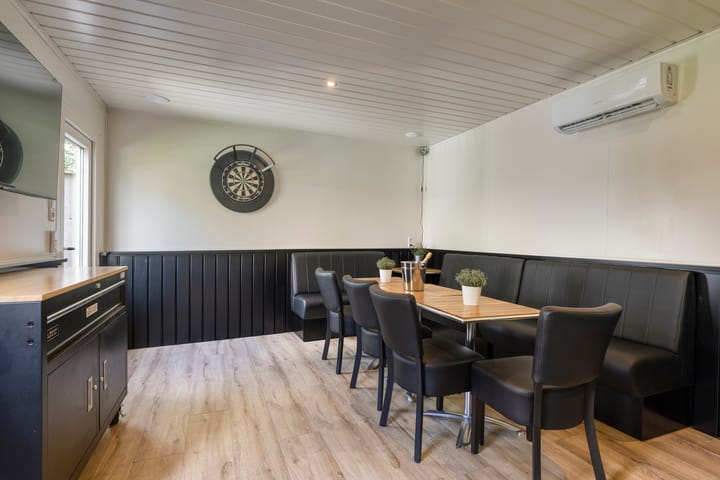 Foto 68 van Bijenkorf 54