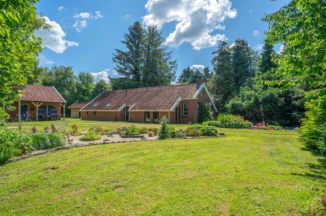 Foto 1 van Lutjeloosterweg 28