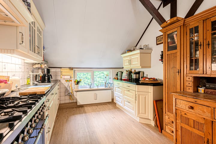 Foto 21 van Lutjeloosterweg 28