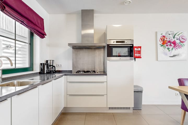 Photo 10 of Zeedijk 2-210