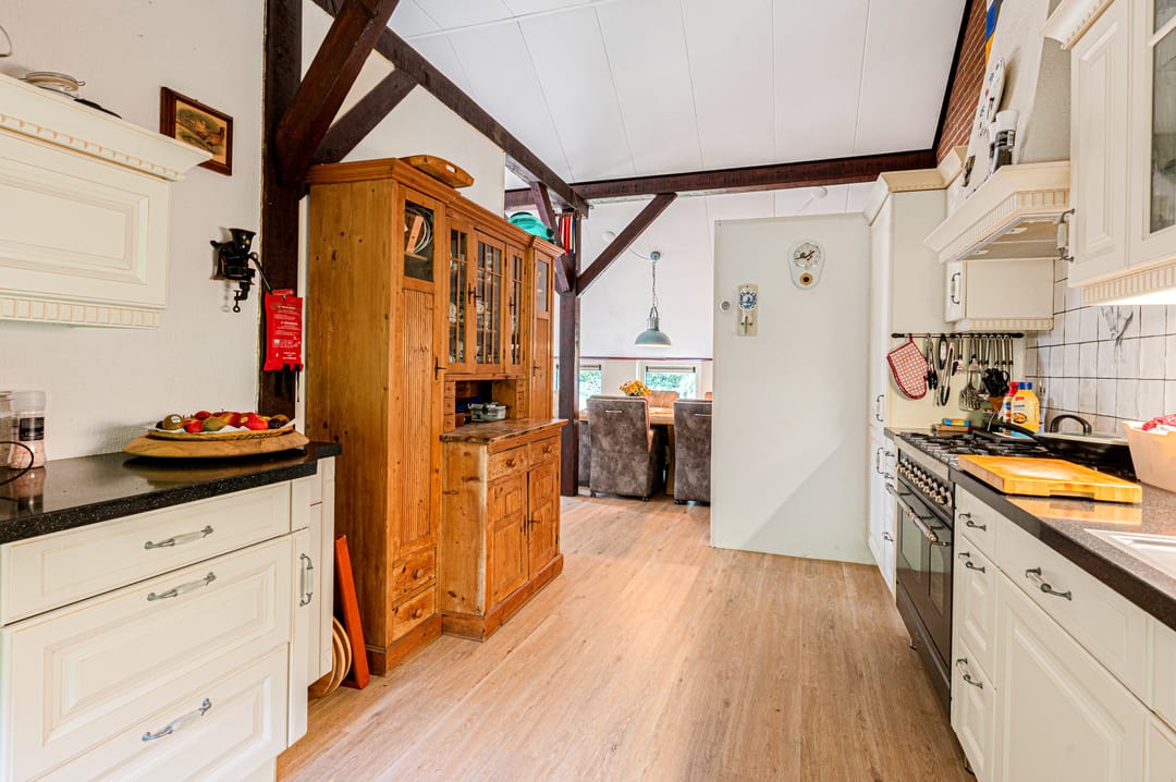 Foto 22 van Lutjeloosterweg 28