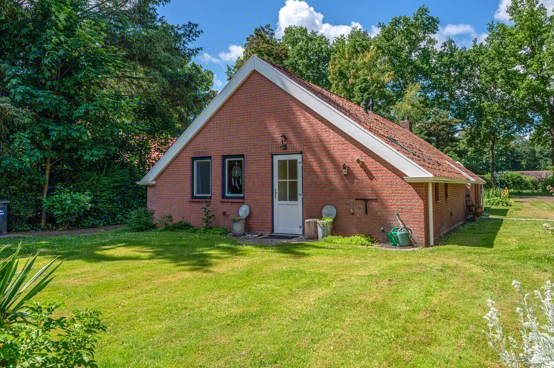 Foto 32 van Lutjeloosterweg 28