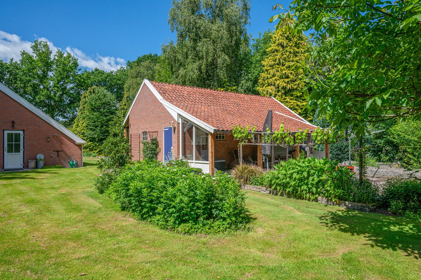 Foto 34 van Lutjeloosterweg 28