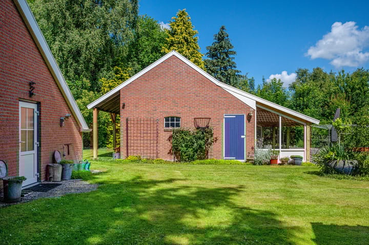 Foto 35 van Lutjeloosterweg 28