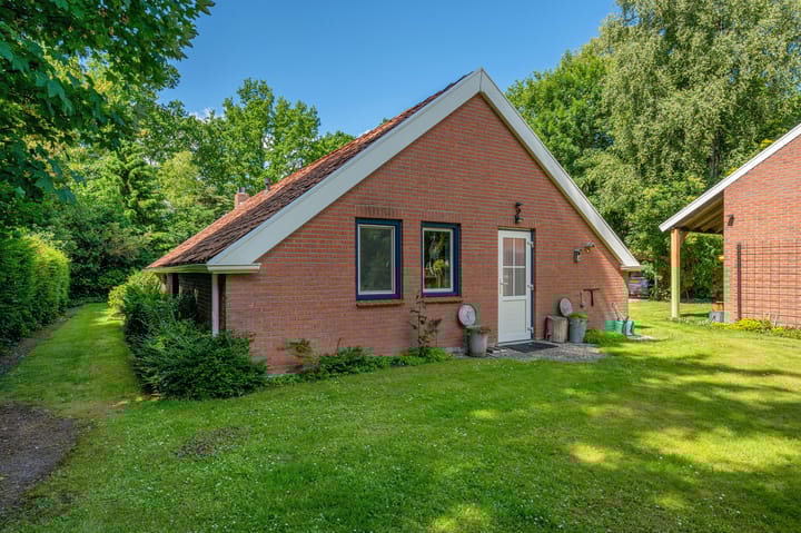 Foto 33 van Lutjeloosterweg 28