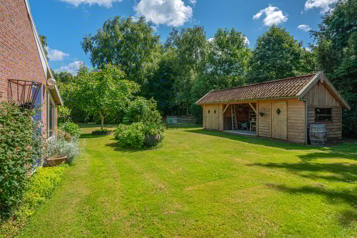 Foto 43 van Lutjeloosterweg 28