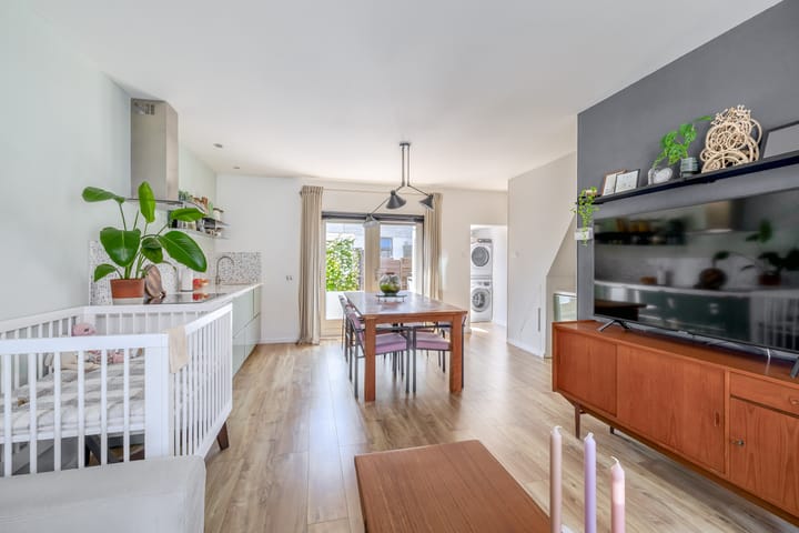 Photo 11 of Prins Hendrikstraat 24