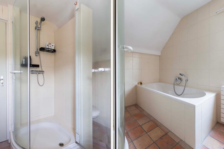 Photo 21 of Jachtlaan 107