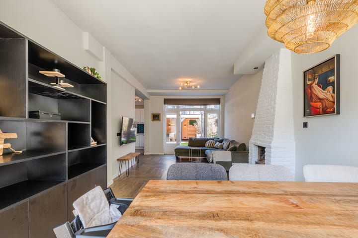 Foto 15 van E. Thomassen à Thuessinklaan 32